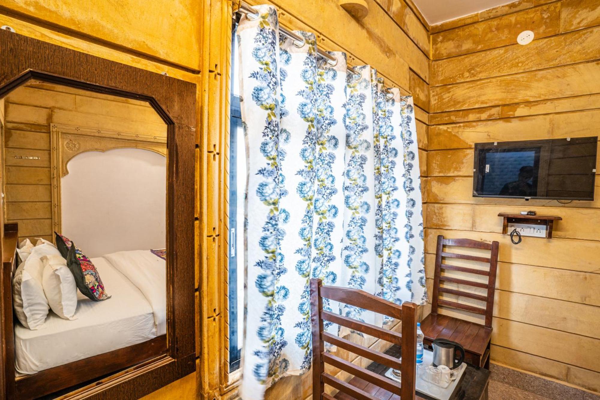 Hotel Relax Inn Джайсалмер Экстерьер фото