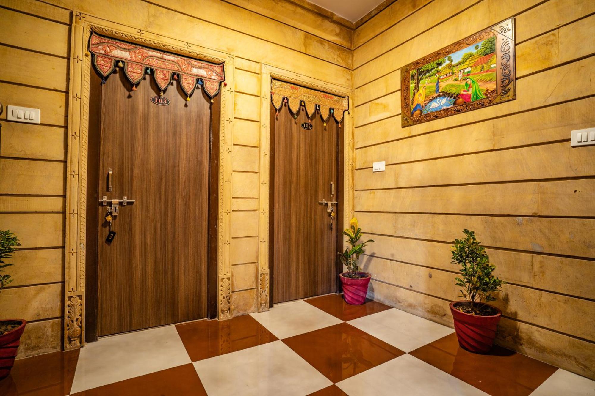Hotel Relax Inn Джайсалмер Экстерьер фото