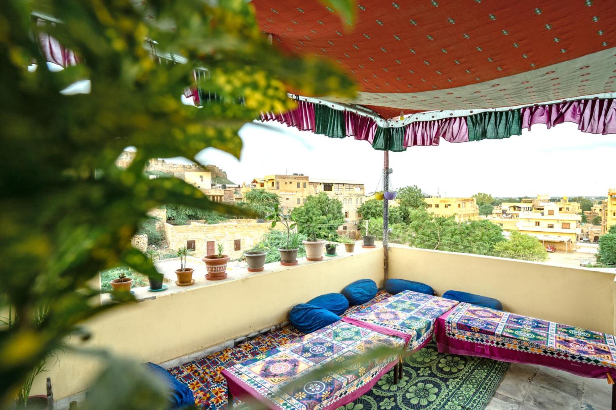 Hotel Relax Inn Джайсалмер Экстерьер фото