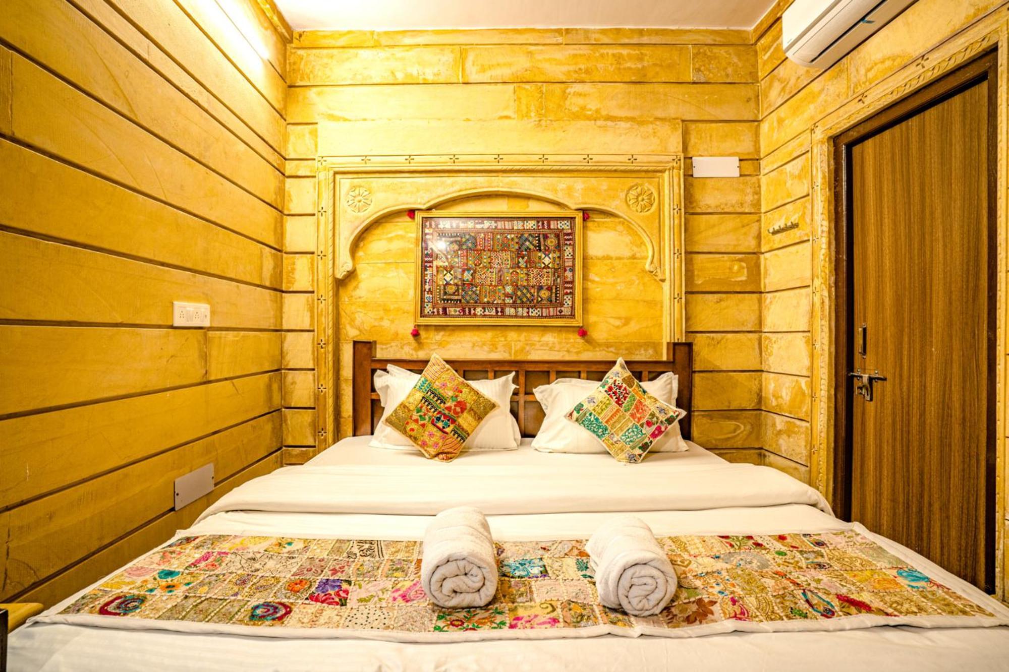 Hotel Relax Inn Джайсалмер Экстерьер фото