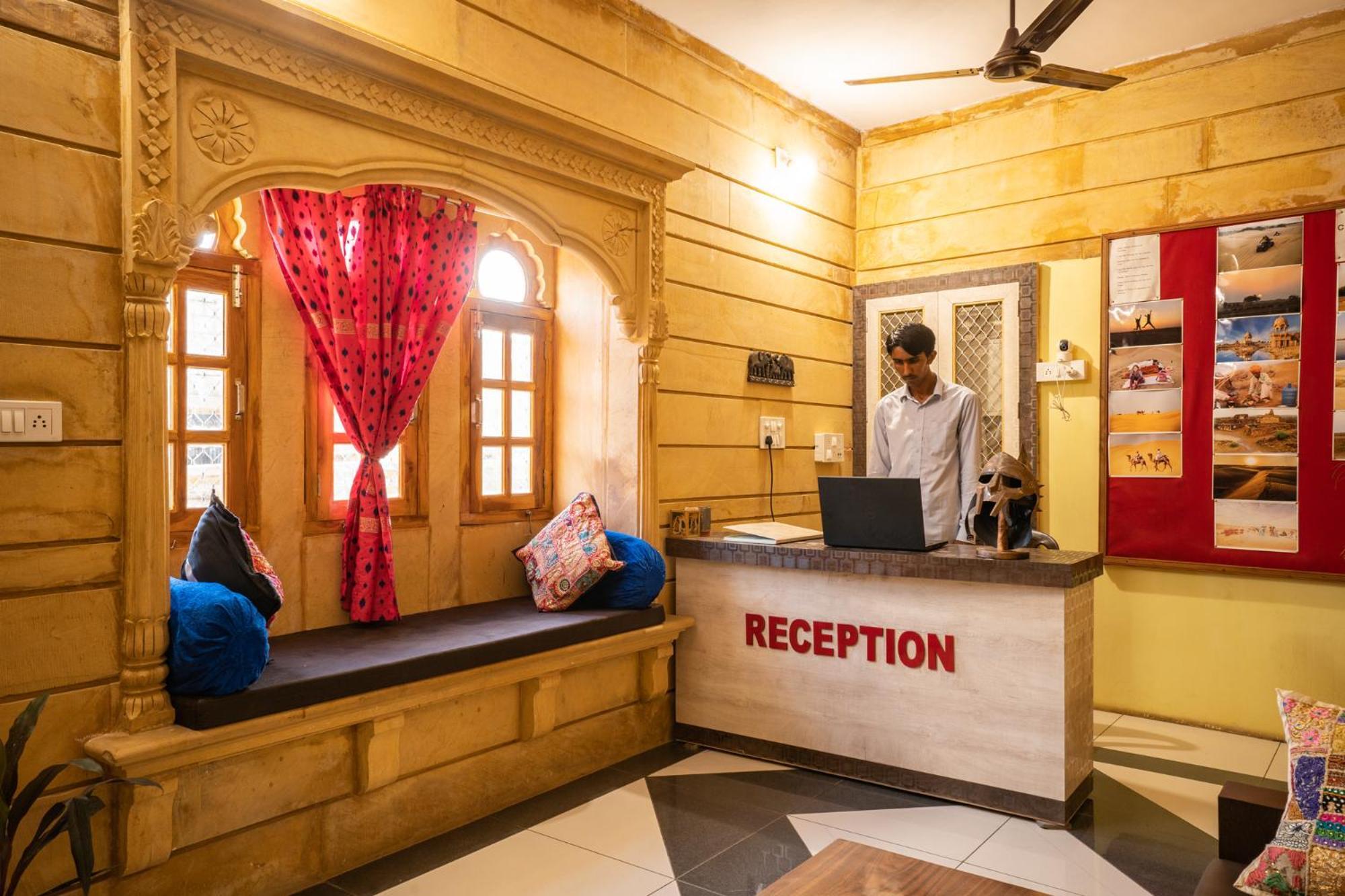 Hotel Relax Inn Джайсалмер Экстерьер фото